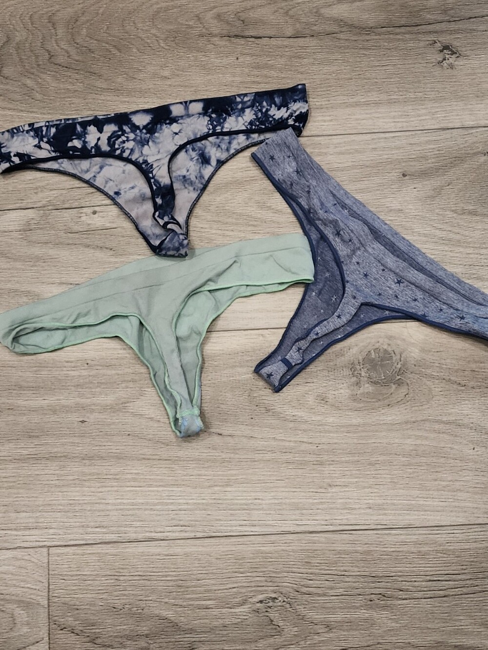 Victoria's Secret PINK Thong Set Of 3 - Picture 6 of 8